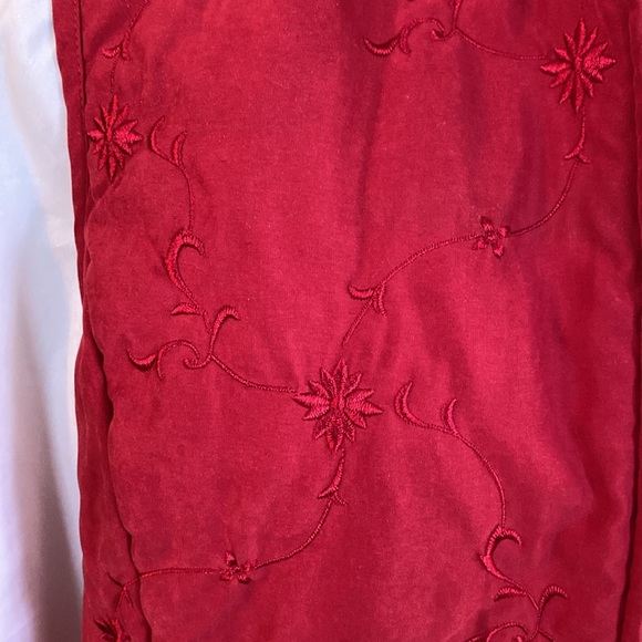 Talbots petite🌹 stunning, maroon zipper front vest - Picture 10 of 10